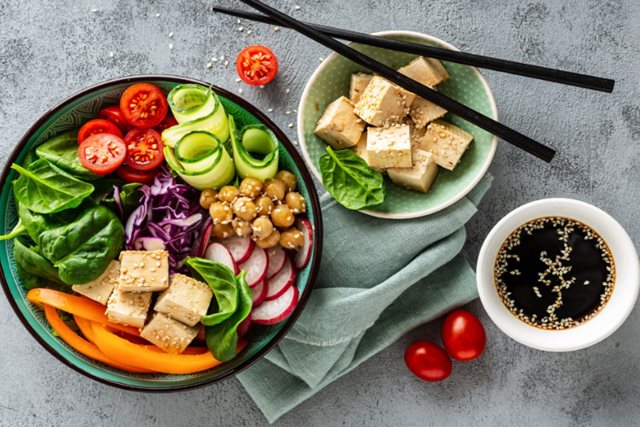 Ăn thuần chay có ảnh hưởng xấu đến làn da và mái tóc?